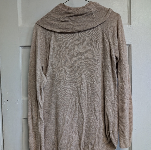 Calvin Klein sweater - Picture 2 of 5